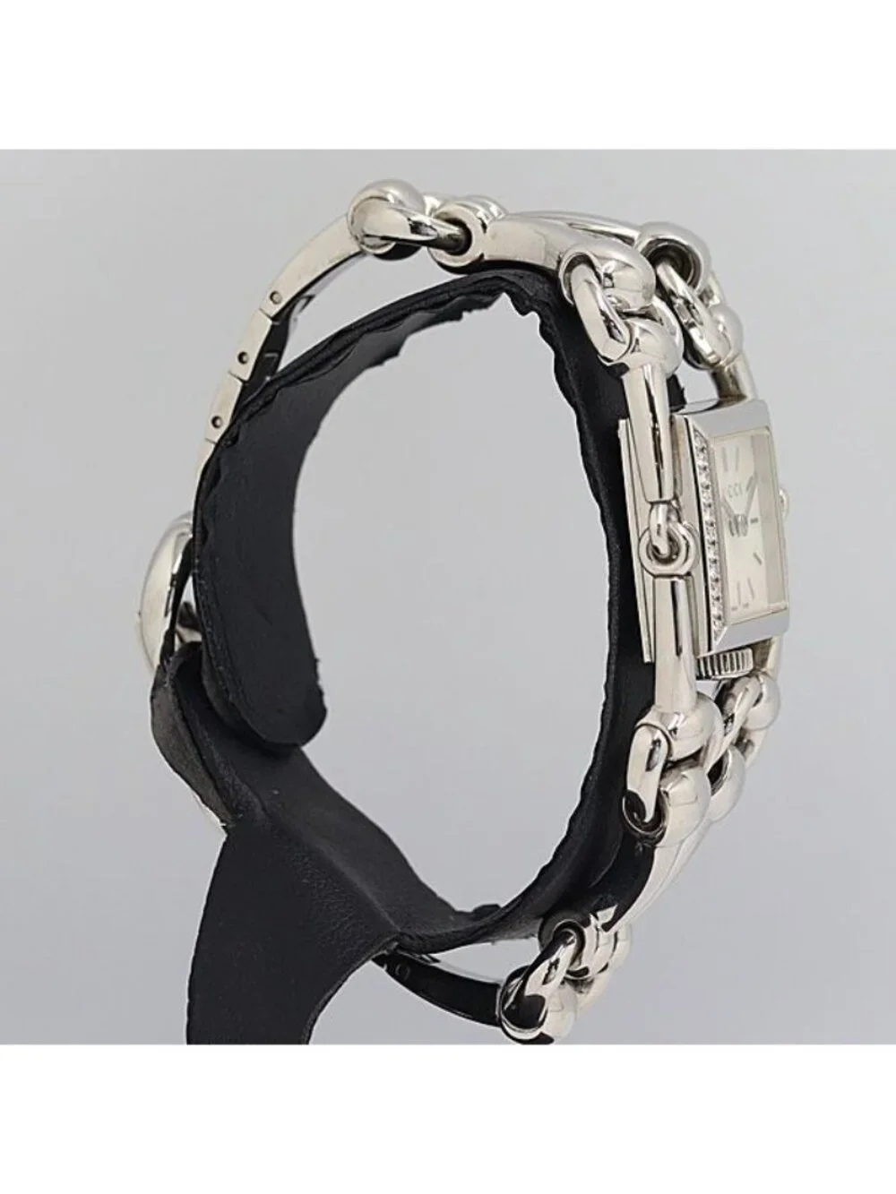 Gucci Signoria 116.5 Quartz Rhinestone Bezel White Shell Dial Watch